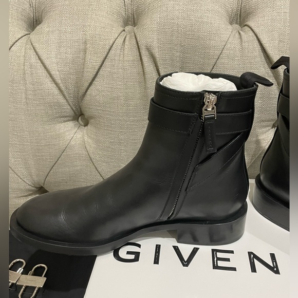 Givenchy Lock Ankle Boots in black leather size 37.5 - Picture 6 of 16